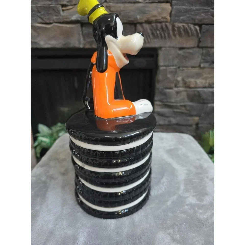Disney Goofy Ceramic Cookie Jar Oreos 12